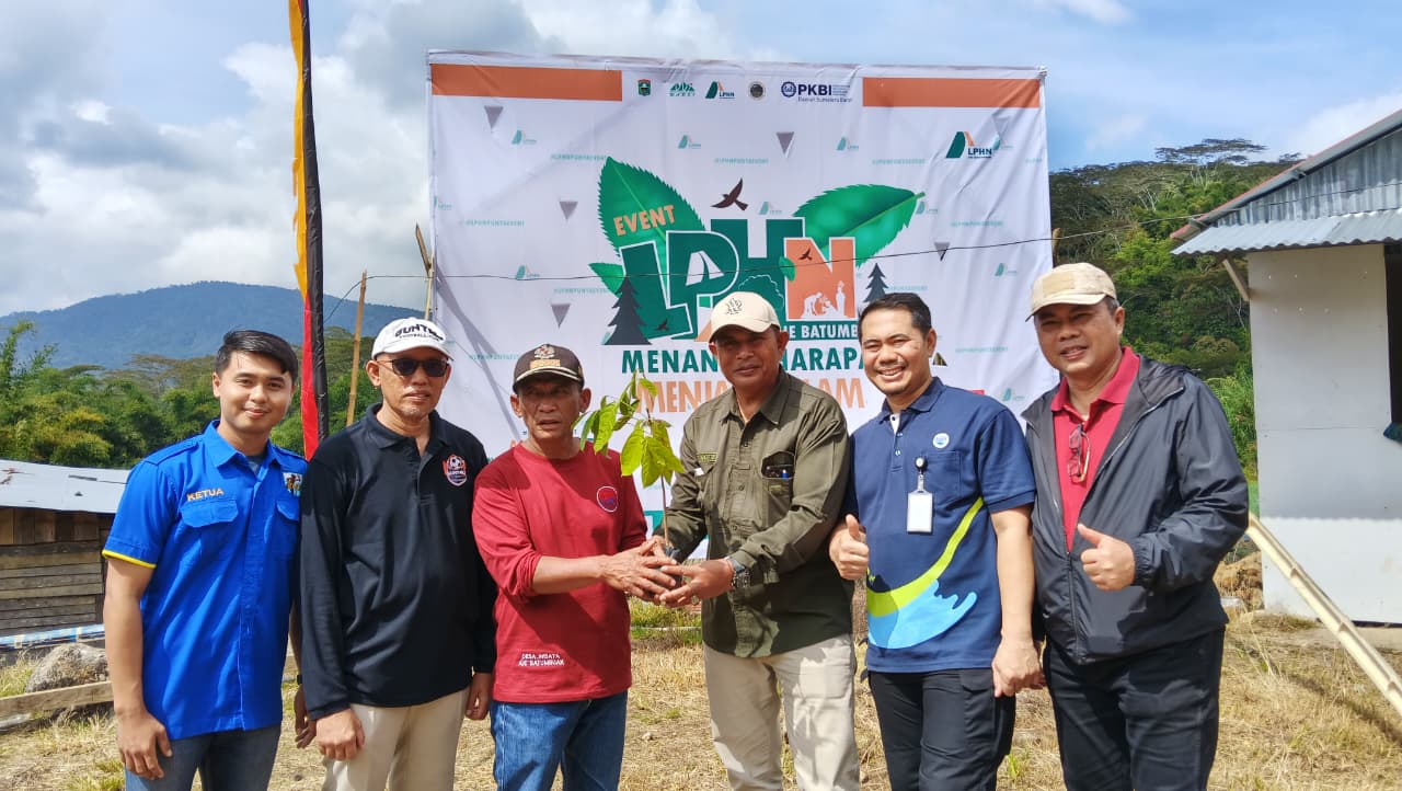 LPHN Aie Batumbuak Menanam Harapan, Menjaga Alam